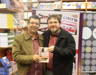 Ariovaldo de Camargo, secretário-adjunto de Relações Internacionais da CUT, com o autor, Leonardo Severo
