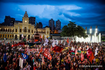 Em BH mais de 20 mil pessoas vão às ruas contra o golpe