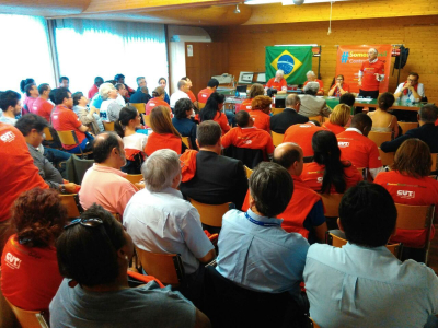 Lideranças internacionais prestaram solidariedade aos movimentos contra o golpe (Foto: CUT)