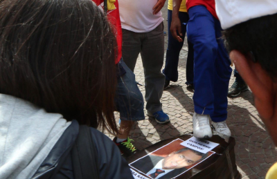 Manifestantes destroem caixões simbólicos de Temer, Guilherme Campos e Kassab 