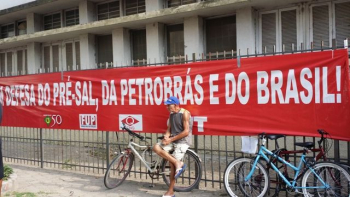 Comércio fechado em defesa da empresa