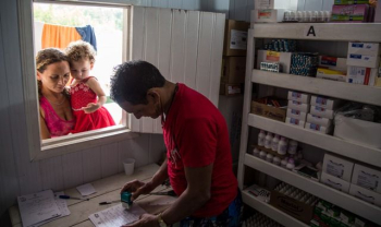 Mais Médicos também leva medicamentos a populações pobres e regiões distantes. Foto de Arison Jardim
