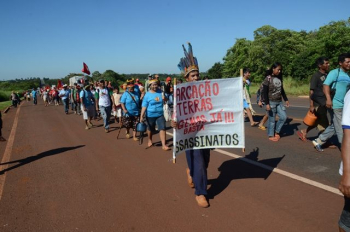 Indígenas pedem demarcação de terras