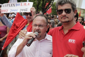 Douglas Izzo (de branco) e Marcelo, presidentes das CUTs SP e RJ