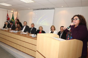 A organização sindical pode garantir a aplicação da lei, destacou Juneia