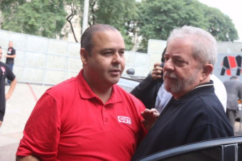 Vagner recebe Lula no Anhangabaú. Roberto Parizotti