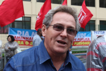 Gervásio, do Sindsaúde-SP: não à privatização. Foto de Roberto Parizotti