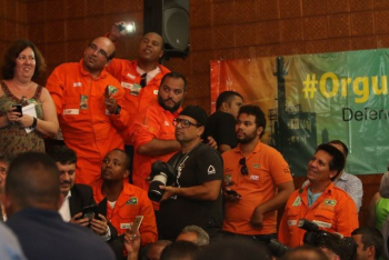 Trabalhadores da Petrobrás na plateia