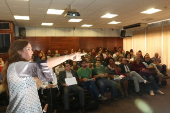 Karen: mídia estimula o uso dos venenos