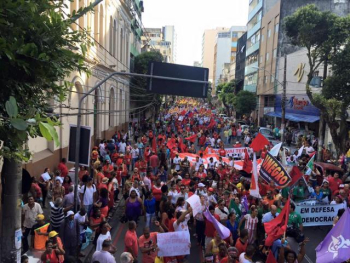 Em Salvador, a festa da democracia. Foto de Alfredo Santos Jr.