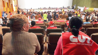 Trabalhadoras da CUT marcaram presença na audiência no Senado (Foto: Luiz Carvalho)