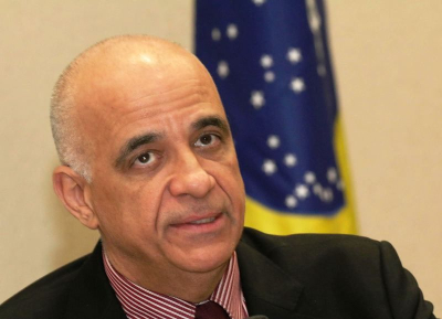 Presidente do Ipea ressalta mídia teve papel fundamental para vender golpe com embalagem de vitória da democracia