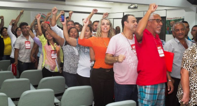 Na mística de encerramento, trabalhadores rurais unidos