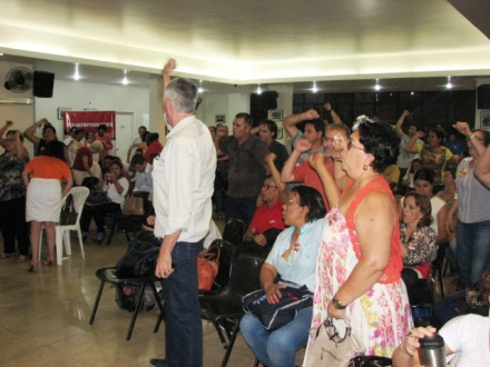 Sindicatos e entidades se comprometem a divulgar e denunciar os ataques realizados ao Sind-UTE/MG Foto:CUT-MG
