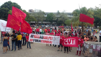 Ato aconteceu na Praça da Bandeira, no Centro de Macapá, e reuniu cerca de mil pessoas. A mobilização teve início às 16h e encerrou às 19h (20h no horário de Brasília).