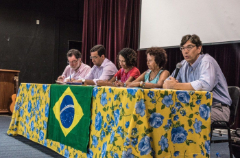 Mesa de abertura da Plenária