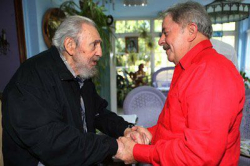 Lula cumprimenta o ex-presidente cubano Fidel Castro