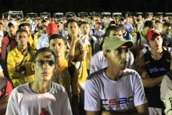 Trabalhadores acompanham apresentaÃ§Ã£o da proposta na assembleia da noite