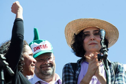 Caso raro de artista verdadeiramente miitante no Brasil, LetÃ­cia Sabatella se emocionou com as Margaridas