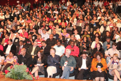 PÃºblico lota auditÃ³rio do Centro Cultural Adamastor, em Guarulhos