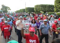 Alberto Broch, presidente da Contag, e Carmem Foro, da executiva nacional da CUT, comandaram a mobilizaÃ§Ã£o pelas ruas de Rondon do ParÃ¡