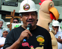 Presidente da Contac/CUT, Siderlei de Oliveira, durante manifestaÃ§Ã£o em defesa da NR-36