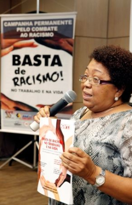 Julia apresenta nova revista da CUT