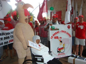 Ritmo intenso de trabalho tem multiplicado lesÃµes e mutilaÃ§Ãµes no setor frigorÃ­fico. Trabalhadores protestam