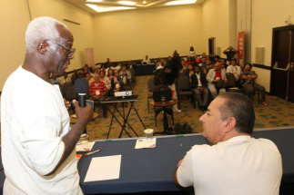 Escritor Carlos Moore trouxe uma sÃ©rie de contribuiÃ§Ãµes para o debate