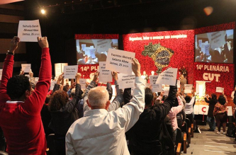 Delegados e delegadas cutistas homenageiam vÃ­timas do massacre israelense