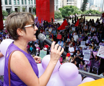 Para Rosane, Copa nÃ£o pode deixar legado de exploraÃ§Ã£o do corÃ§o e da forÃ§a de trabalho das mulheres (Foto: Dino Santos)