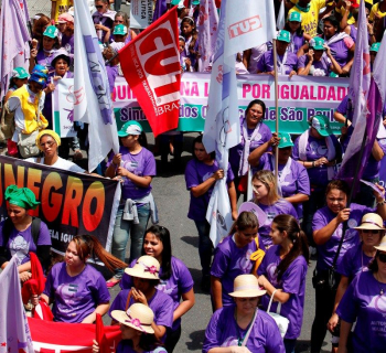 Igualdade e fim da violÃªncia foram principais pautas da marcha de mulheres (Foto: Dino Santos)