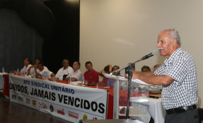Djalma Bom apontou como as empresas colaboraram com a ditadura (Foto: Roberto Parizotti)