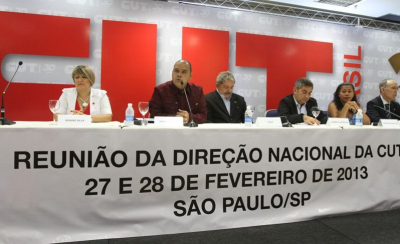 Da esquerda para a direita: Rosane Silva (secretÃ¡ria da Mulher Trabalhadora), Vagner, Lula, Gilberto Carvalho (ministro-chefe da secretaria Geral da PresidÃªncia da RepÃºblica), Carmen Foro (vice-presidente) e Rui FalcÃ£o na abertura do encontro da direÃ§Ã£o nacional