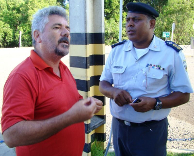 Carioca e tenente-coronel Hilton: Mendes JÃºnior transformou greve em caso de polÃ­cia