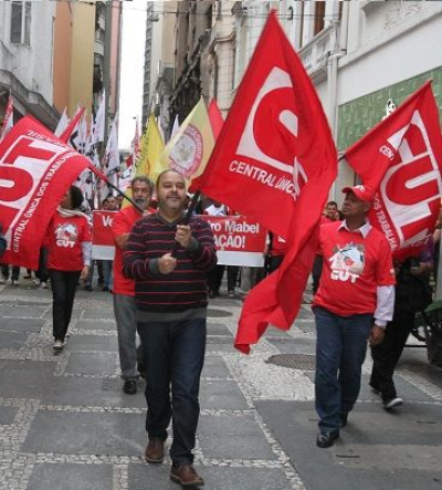 Vagner Freitas (esquerda) e Adi Lima durante marcha pelo centro de SÃ£o Paulo