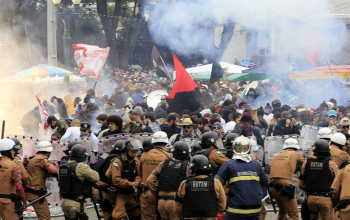 Despreparo da polícia de Beto Richa em lidar com manifestações democráticas (Foto: Agência Paraná)