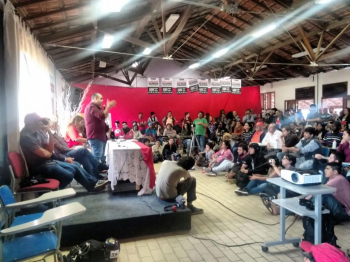 Plenária nesta sexta, na sede da escola de formação do MST