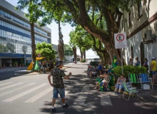 Equipe de TV é agredida em Porto Alegre por bolsonarista que pede golpe