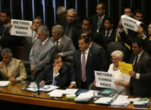 Câmara manobra e aprova urgência para Reforma Trabalhista