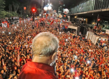Frente Brasil Popular pede liberdade de Lula e eleições democráticas