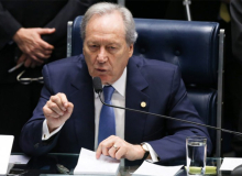 Lewandowski desqualifica testemunha de acusação contra Dilma