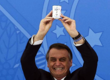 Bolsonaro paga R$ 15 mi em leite condensado e deputados cobram investigação
