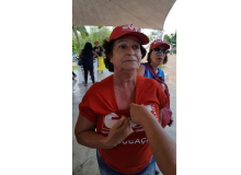 Professores são agredidos pela PM durante manifestação em Igarapé (MG)