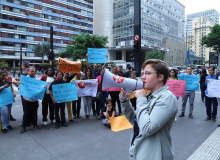 Atos diante de consulados reivindicam nova constituinte no Chile