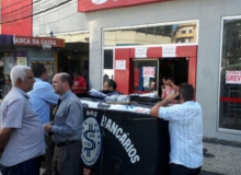 RJ: Em protesto, sindicato para agências Santander em Campos