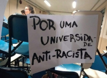 Alunos ocupam PUC-SP pela efetivação de docente negra e denunciam racismo