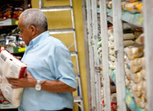 Sem ações do governo e apoio à agricultura familiar, preços de alimentos disparam