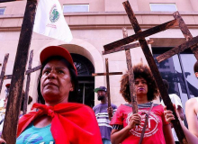 Em SP, movimentos protestam em frente à sede do Bradesco, acionista da Vale