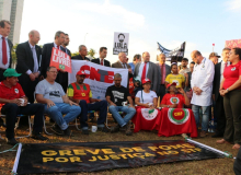 Grevistas clamam por Justiça e vão ao Supremo protocolar pedidos de audiência